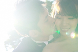 結婚式 幸せなカップル